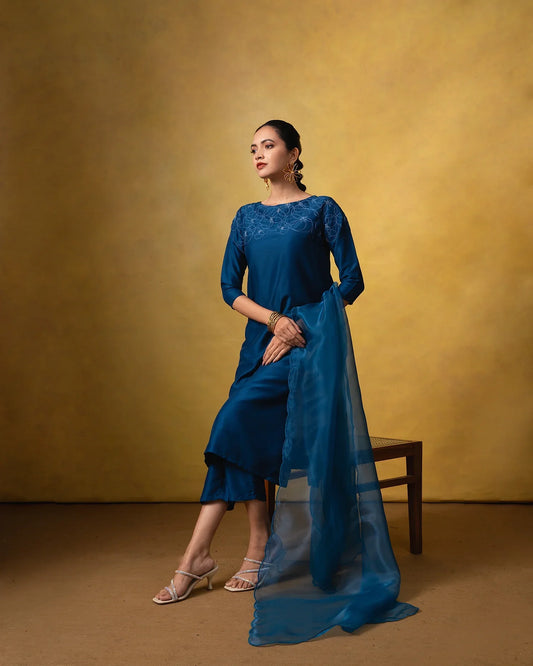 Thuli Suit Set with Organza Dupatta