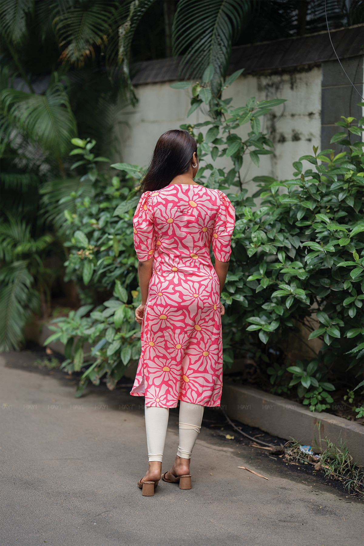 Floral Dream Pink Viscose Kurta with Sweetheart Neck & Leg-O-Mutton Sleeves