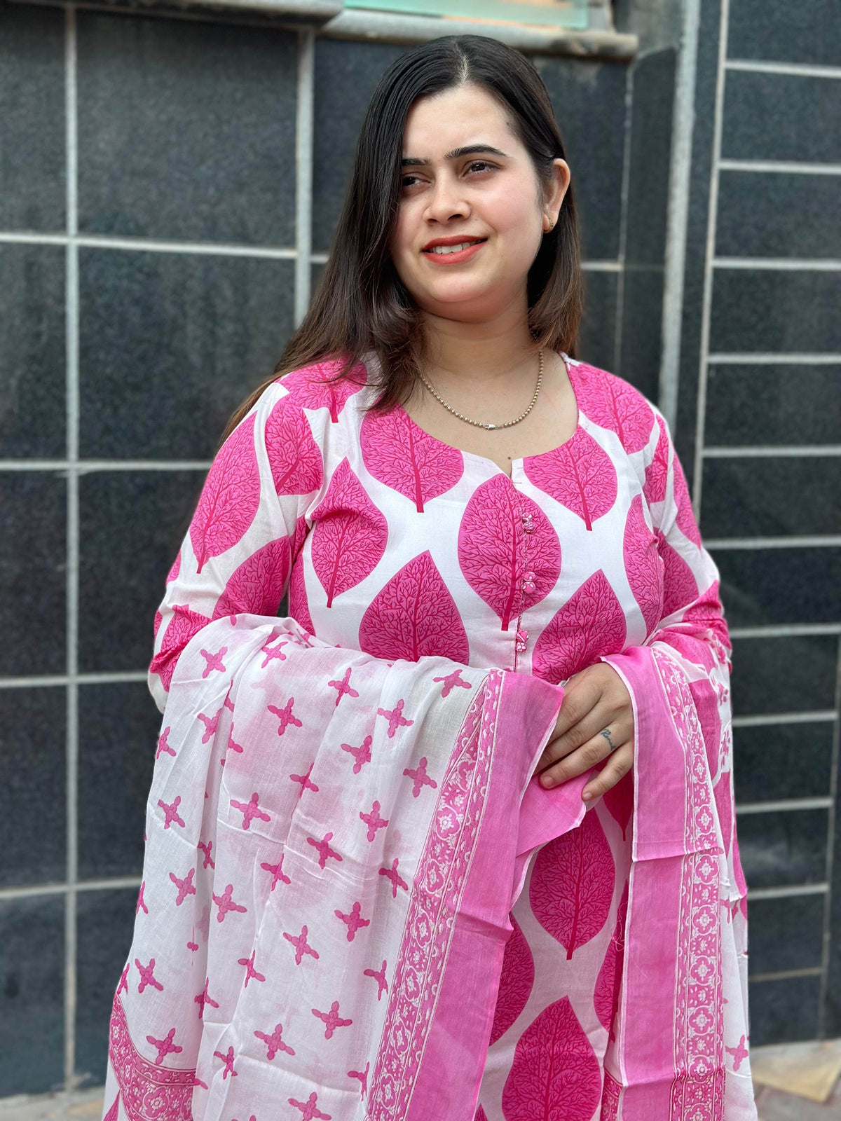 Vijaylaxmi Women’s Cotton straight kurta with Pant & Dupatta