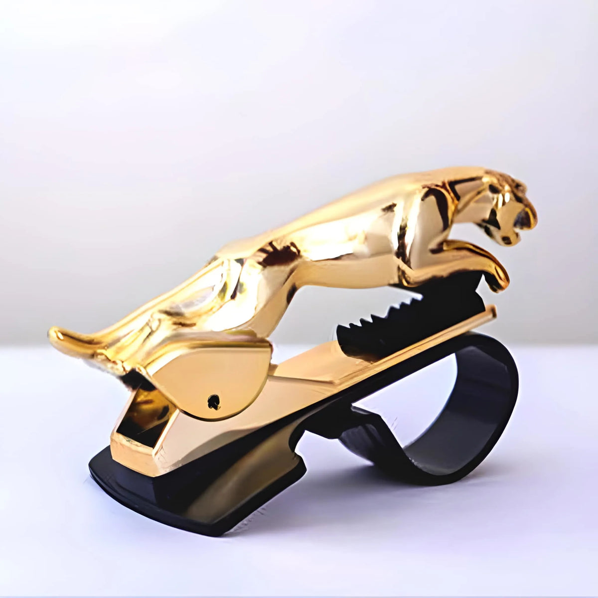 360° Rotating Jaguar/Leopard Dashboard Phone Mount