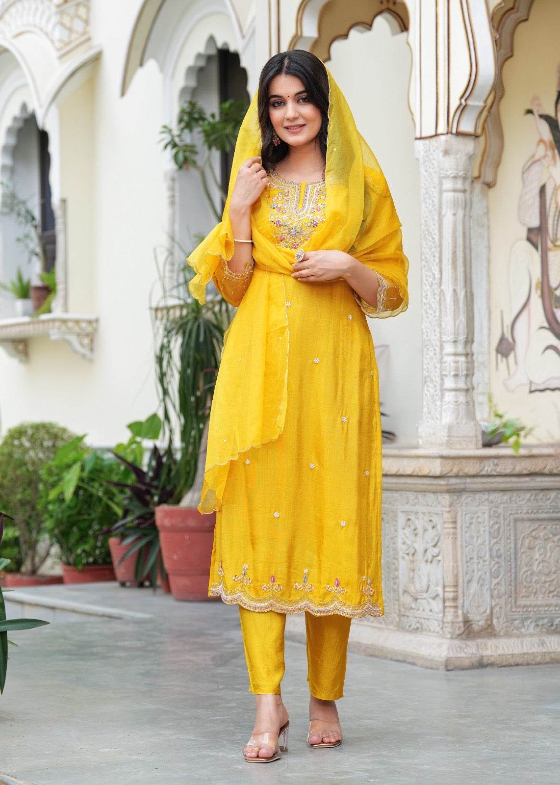 Plus size Dola silk suit