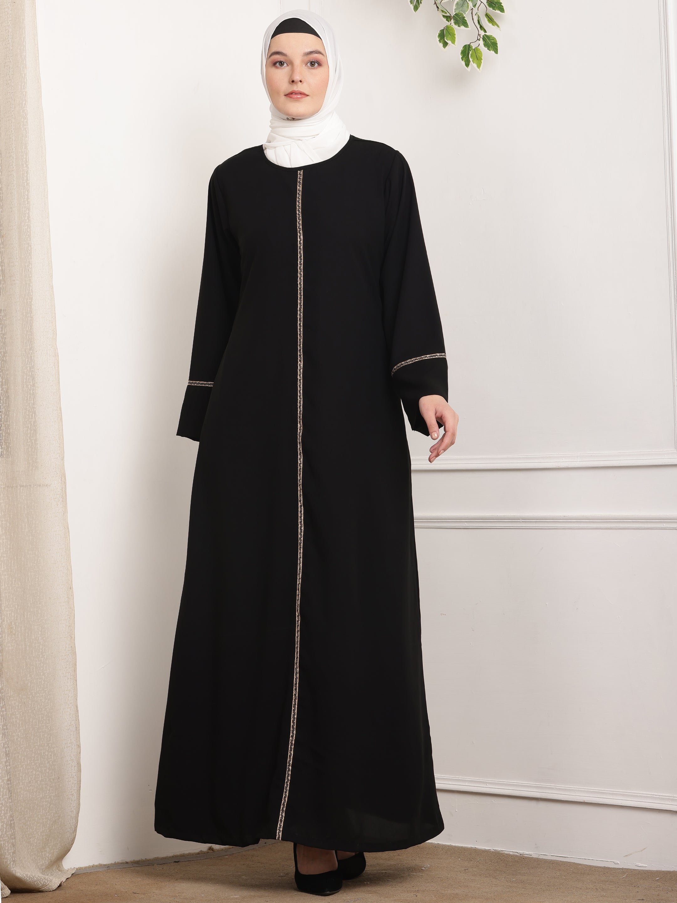 Sable Élégance Abaya