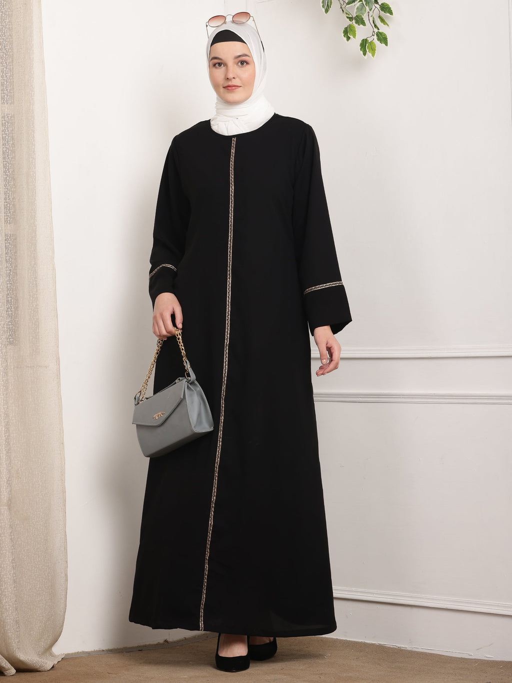 Sable Élégance Abaya