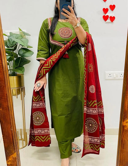 Amayra Arjakh Cotton Kurti Pant Dupatta Set – Thread & Lace