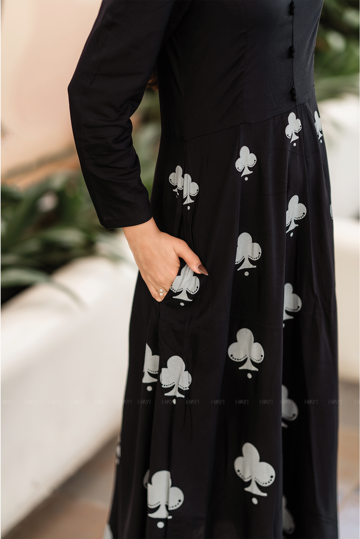 Clover Black Viscose Dress with V-Neck and Light Puff Sleeves
