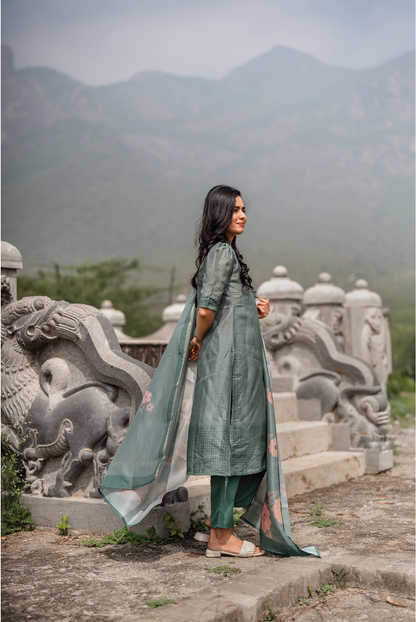 Green Tussar sequence Daman 3 Piece Silk Check Blend Floral Printed Kurta with Pant & Dupatta