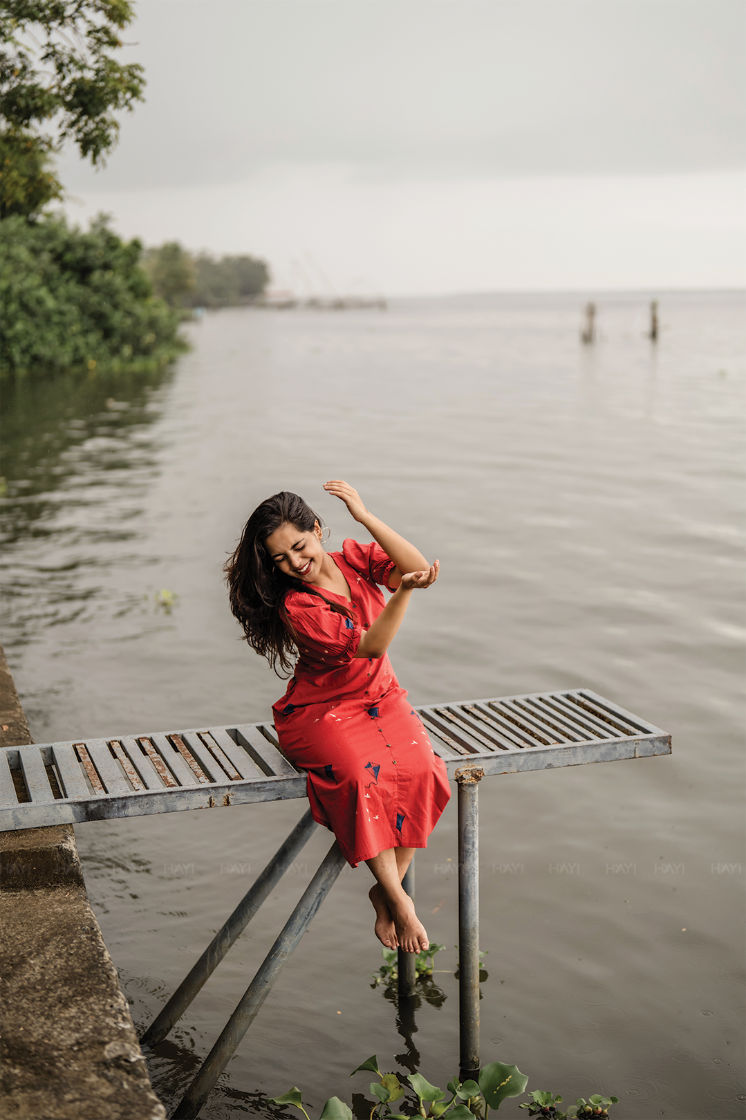 Kite Queen Red  A-line Cotton Flex Kurta with V-Neck & puff Sleeves