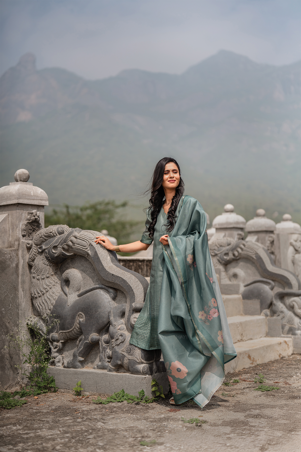 Green Tussar sequence Daman 3 Piece Silk Check Blend Floral Printed Kurta with Pant & Dupatta