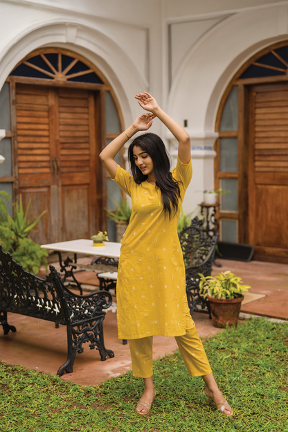 Sunfold Bloom Yellow Handloom Co-ord with V-Neckline & Leg-O-Mutton Sleeves