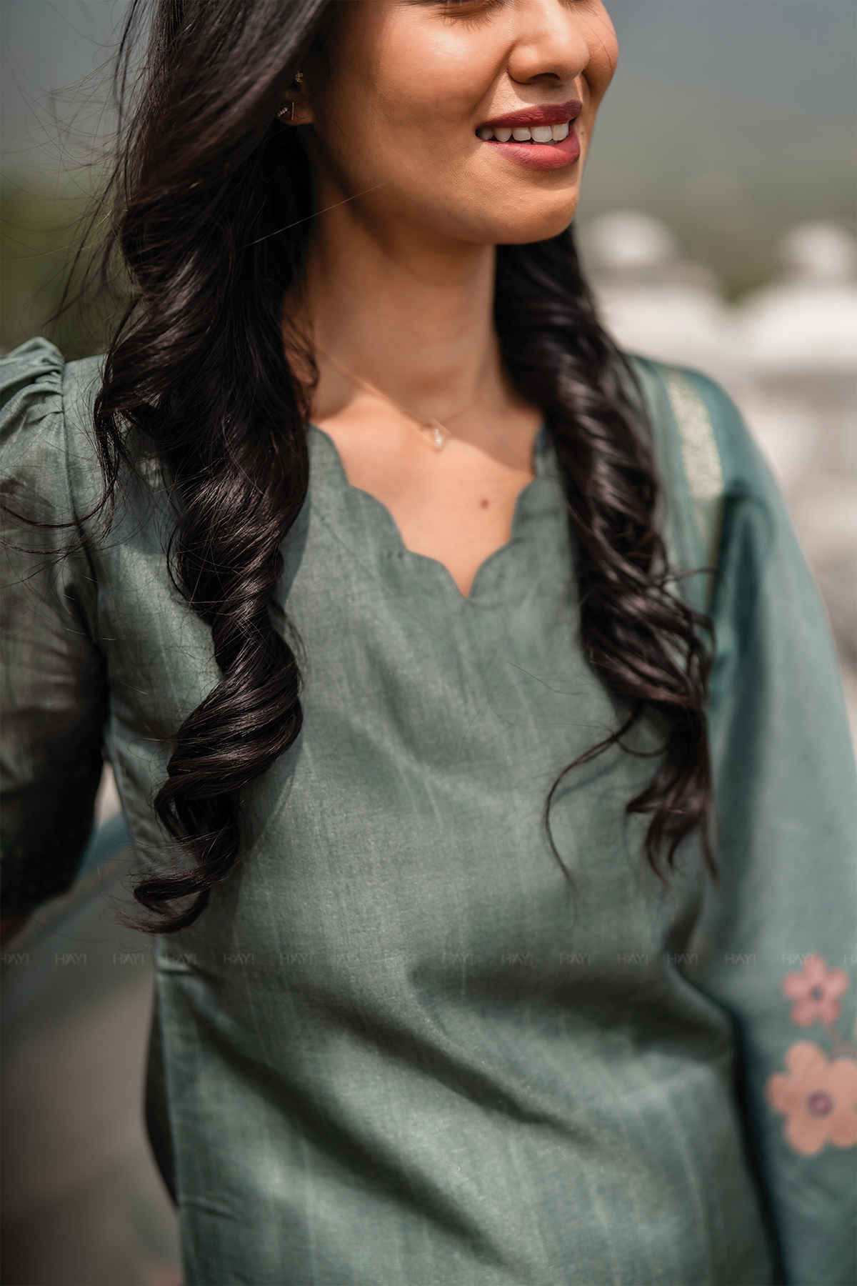 Green Tussar sequence Daman 3 Piece Silk Check Blend Floral Printed Kurta with Pant & Dupatta