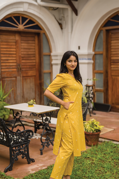 Sunfold Bloom Yellow Handloom Co-ord with V-Neckline & Leg-O-Mutton Sleeves