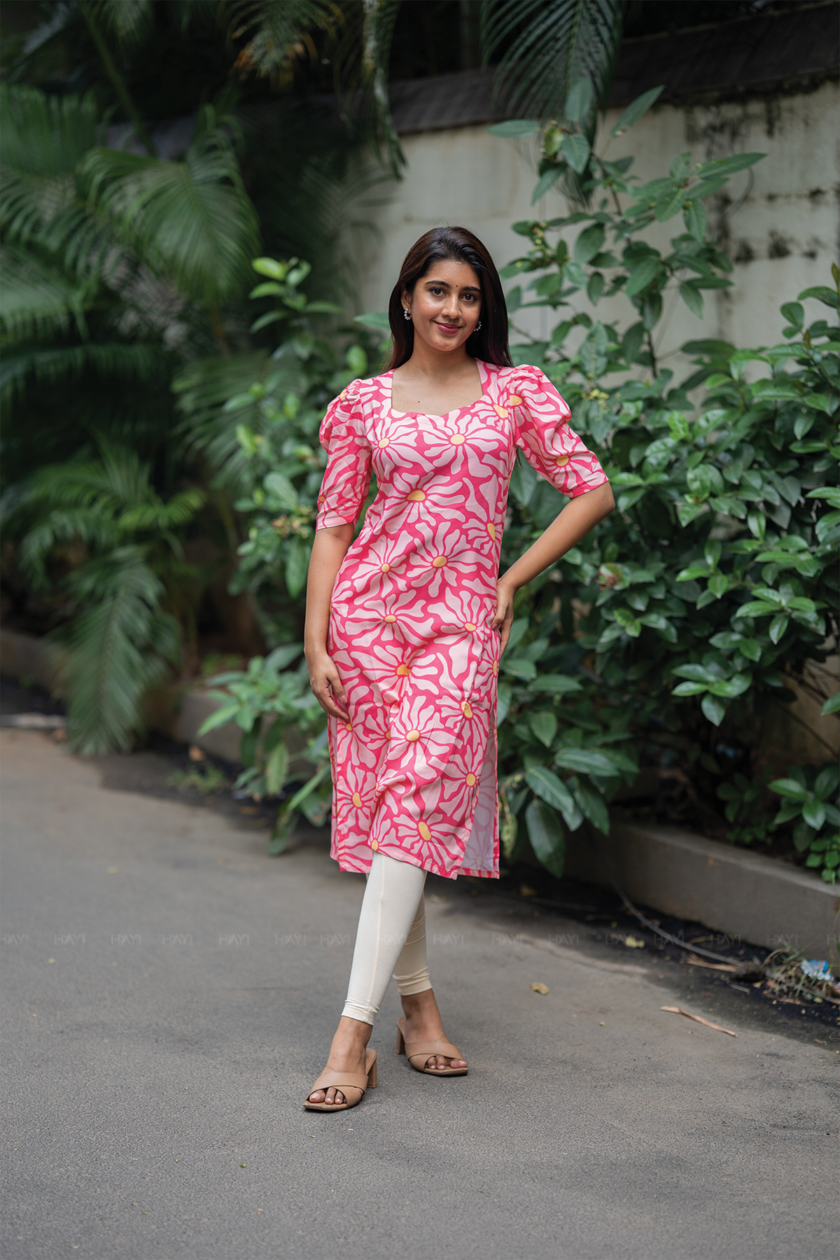 Floral Dream Pink Viscose Kurta with Sweetheart Neck & Leg-O-Mutton Sleeves