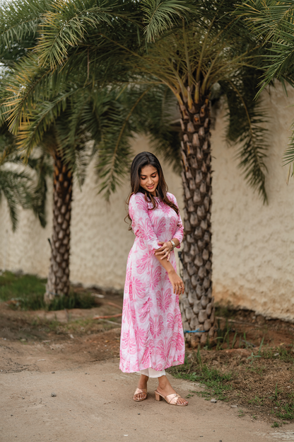 Blush Pink Textured Viscose A-Line Kurta with Boat Neck & 3/4th Sleeves