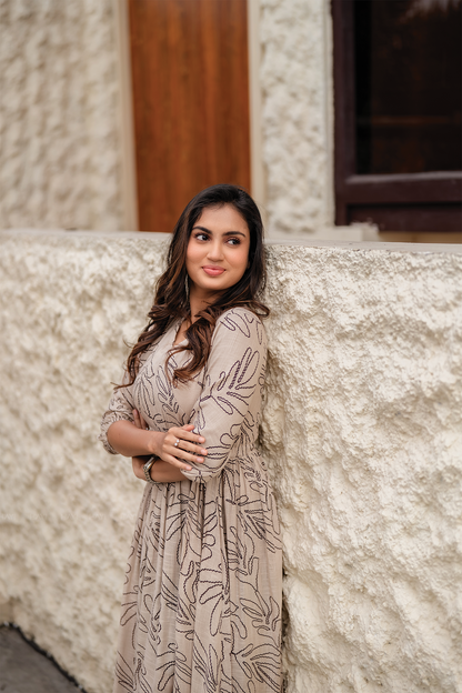 Flora Lume Beige Viscose Dress with V-Neck & 3/4th Sleeves