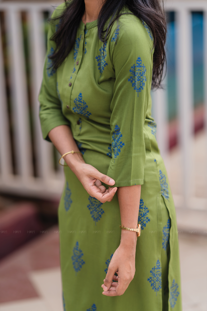 Olive Majesty Viscose Co-ord with Chinese Collar & Half Lacket
