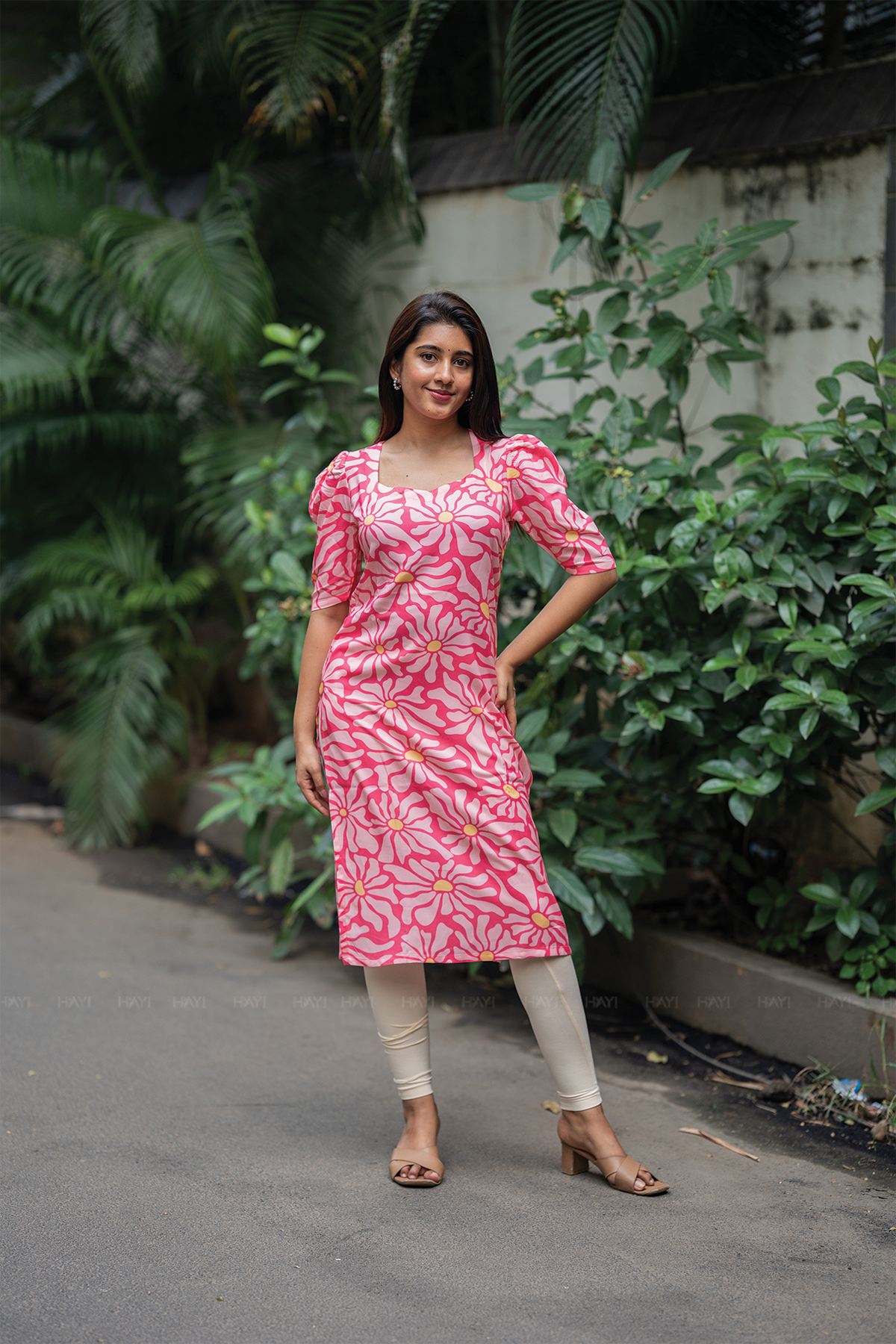 Floral Dream Pink Viscose Kurta with Sweetheart Neck & Leg-O-Mutton Sleeves