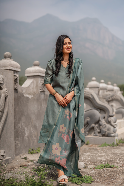Green Tussar sequence Daman 3 Piece Silk Check Blend Floral Printed Kurta with Pant & Dupatta