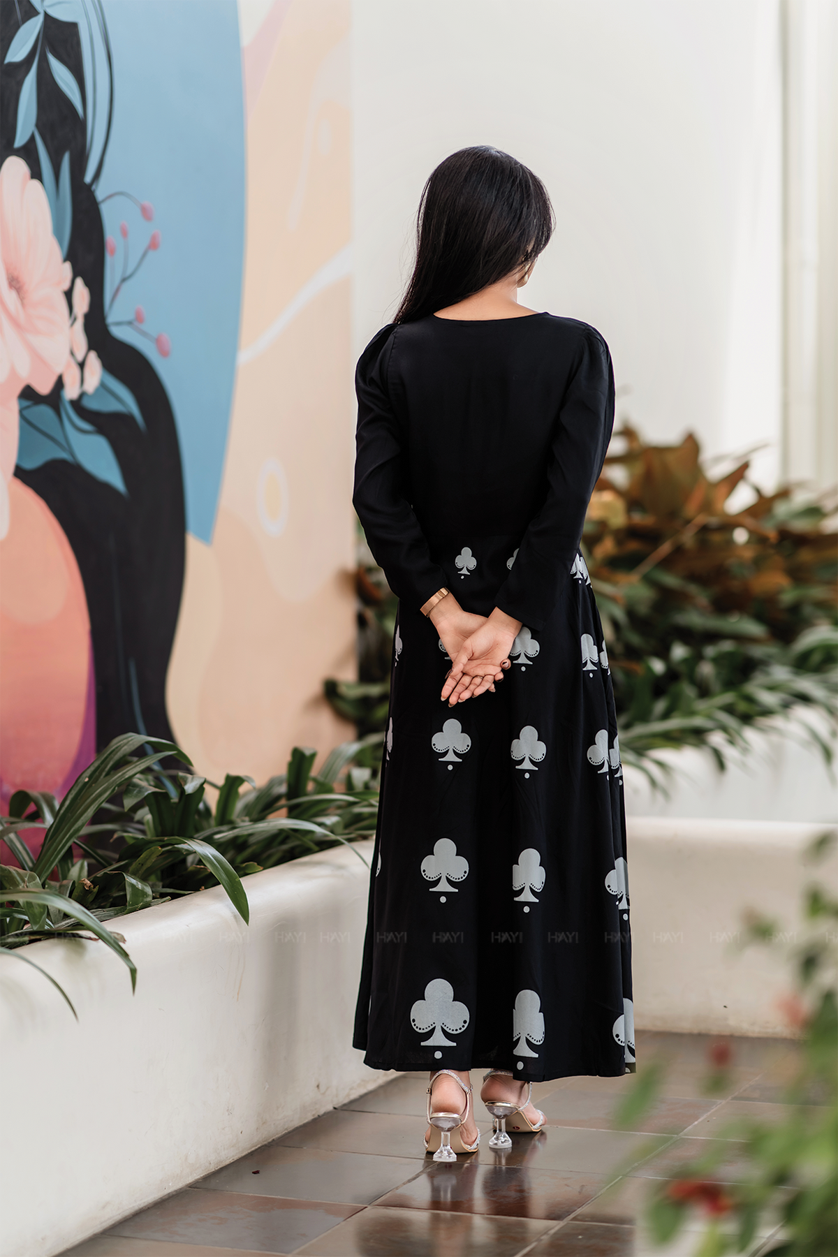 Clover Black Viscose Dress with V-Neck and Light Puff Sleeves