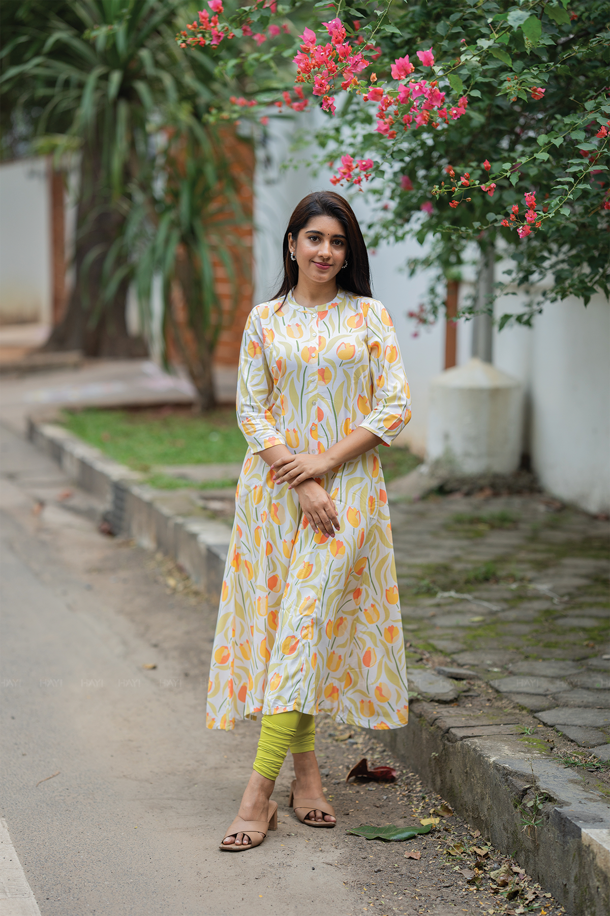 Garden Melody Off-White Viscose A-Line Kurta with Chinese Collar & 3/4th Sleeves