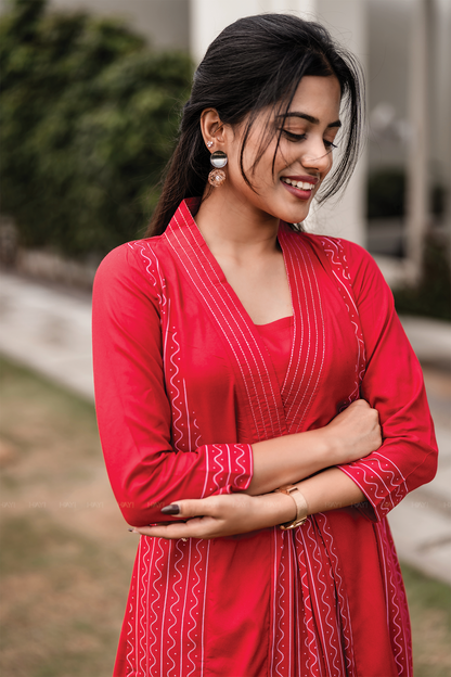 Red Muse Viscose A-line Dress with V-Neck & 3/4th Sleeves