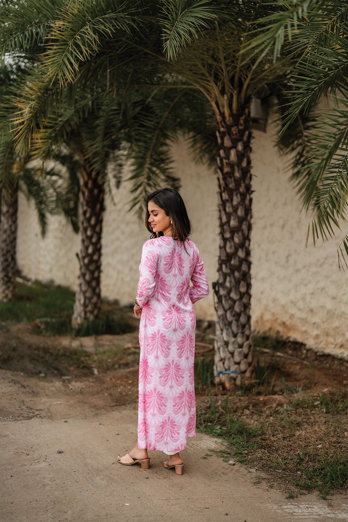 Blush Pink Textured Viscose A-Line Kurta with Boat Neck & 3/4th Sleeves
