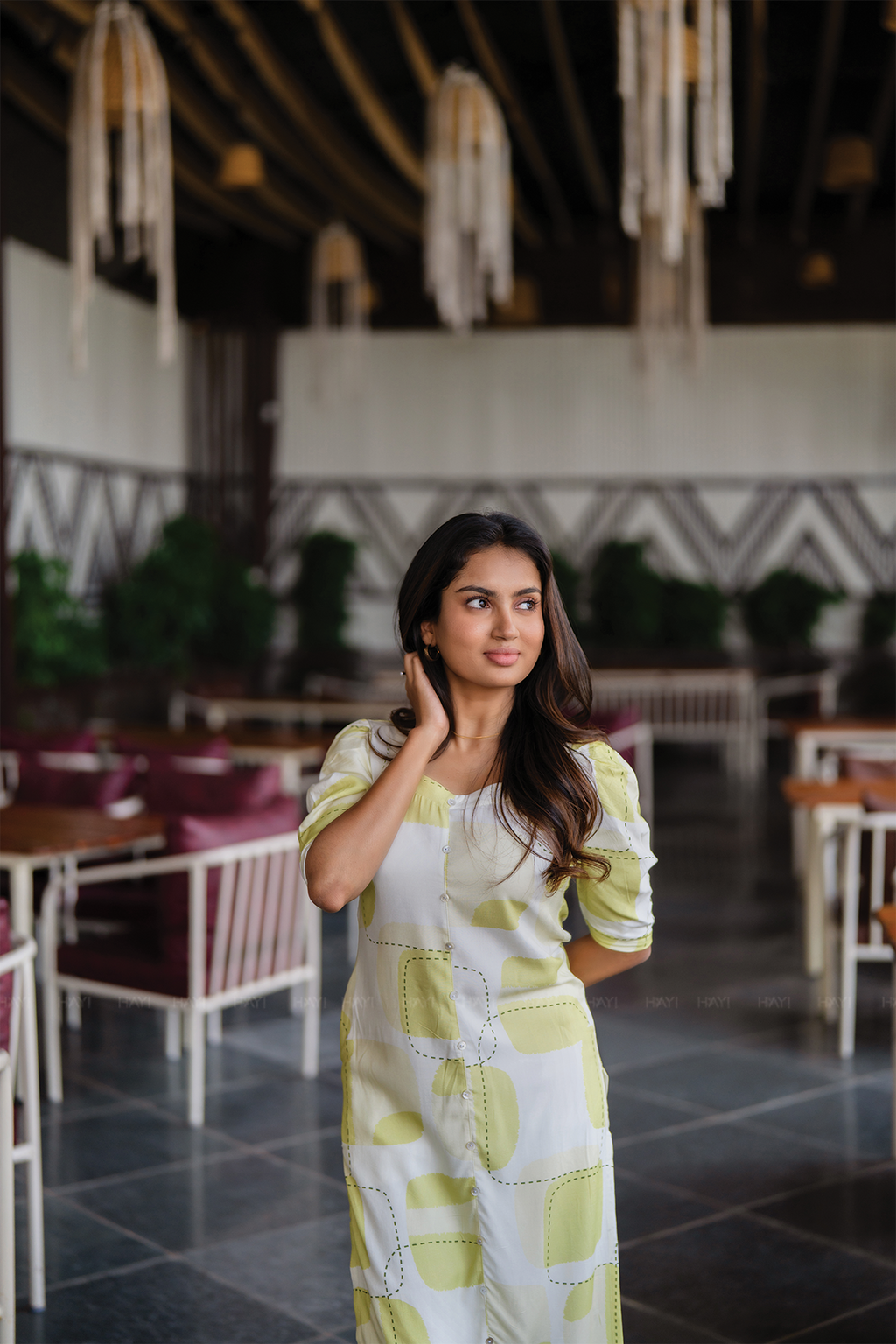 Fresh Meadow Green Viscose Kurta with Sweetheart Neck & Leg-O-Mutton Sleeves