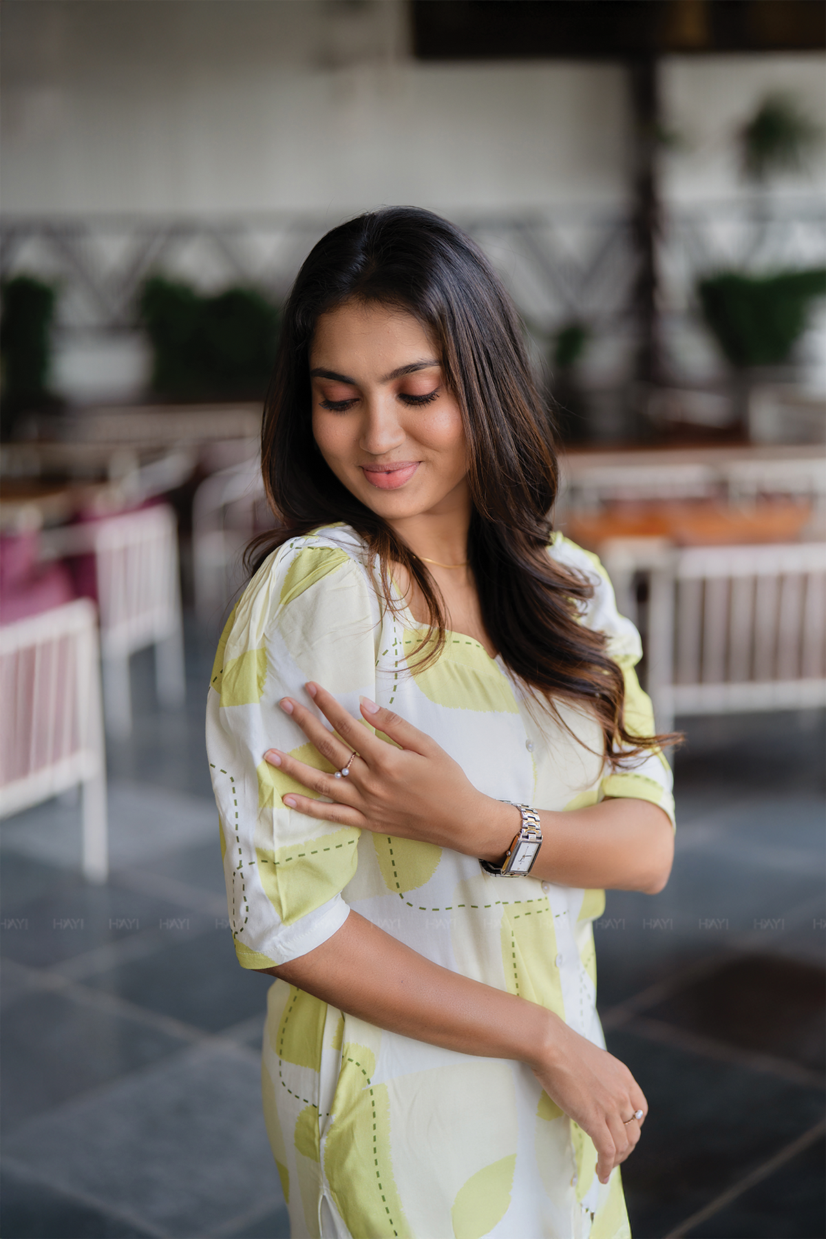 Fresh Meadow Green Viscose Kurta with Sweetheart Neck & Leg-O-Mutton Sleeves
