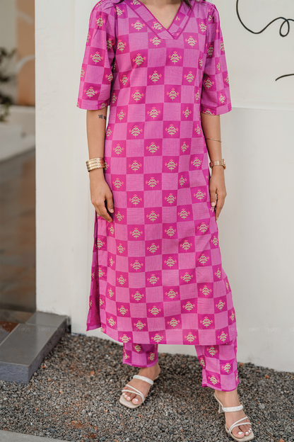Pink Lattice Glam Viscose Co-ord with V-Neck & Lace