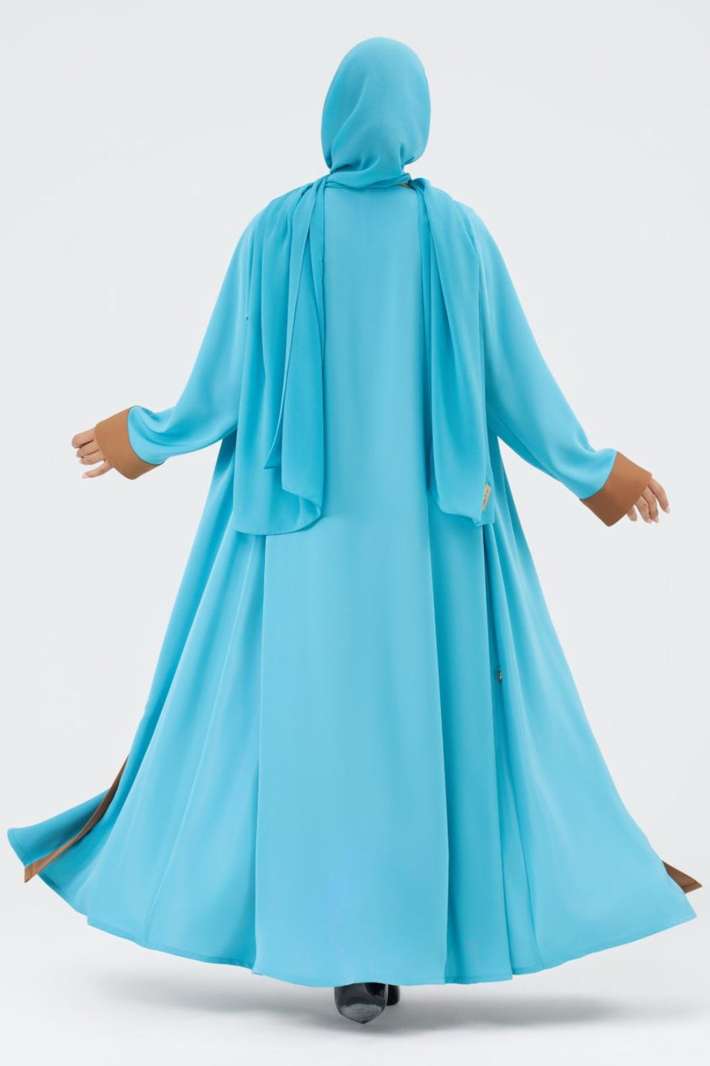 Claire abaya