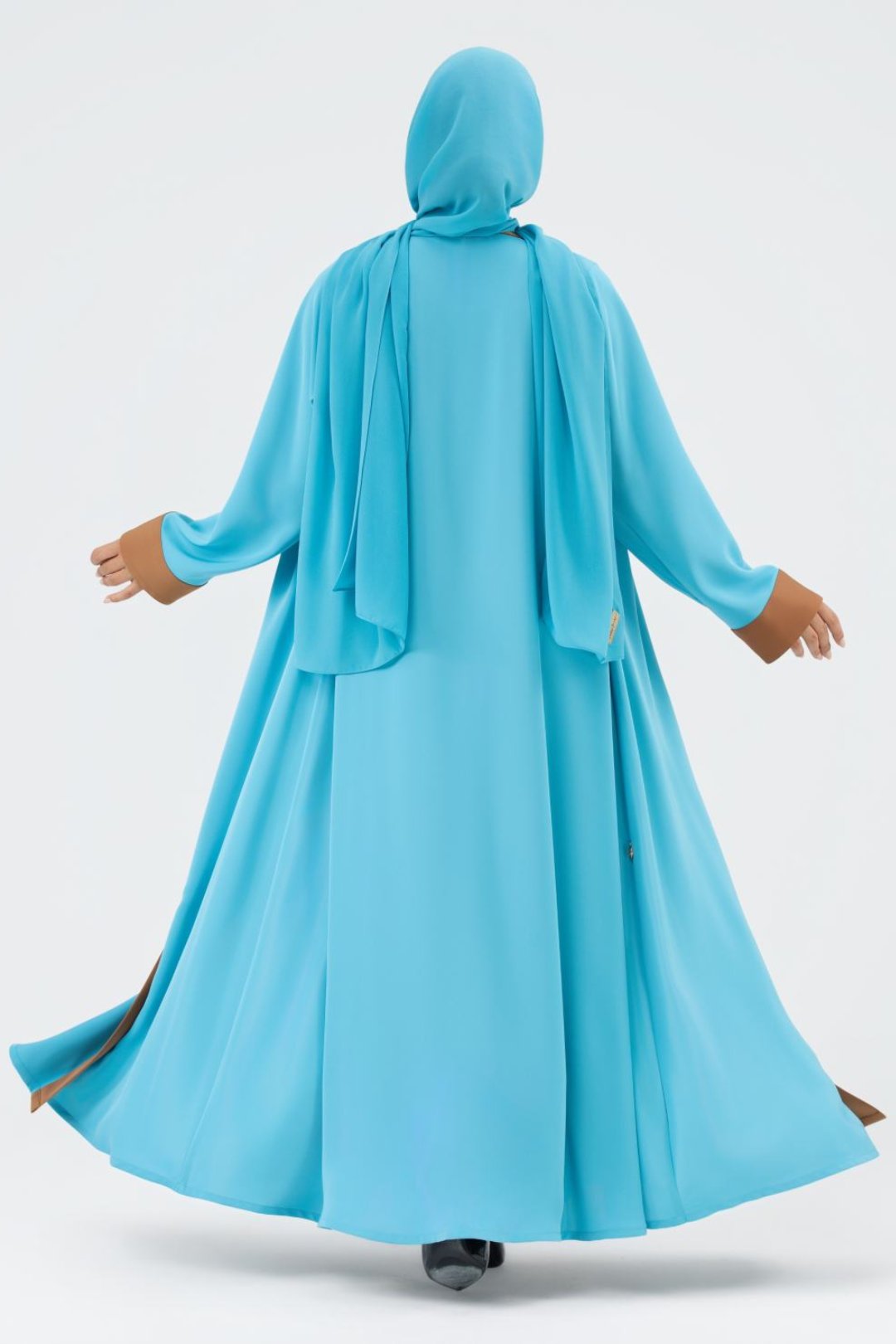 Claire abaya