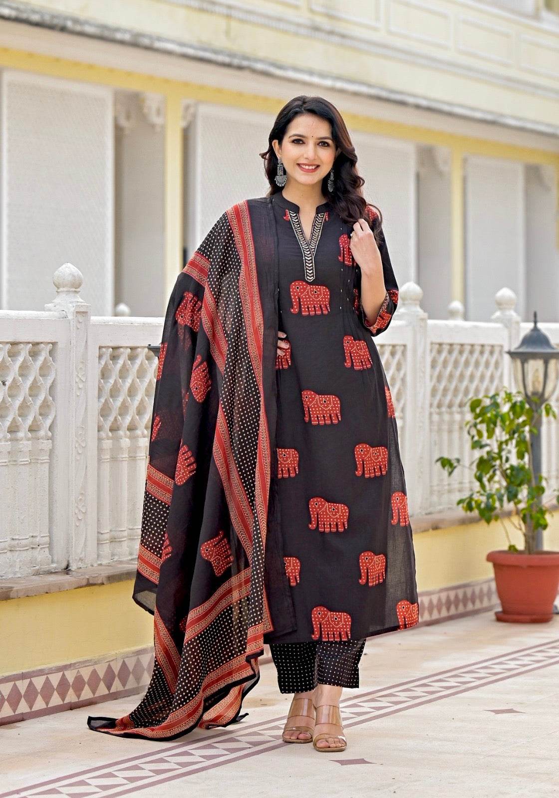Vijaylaxmi Women’s Cotton straight kurta with Pant & Dupatta