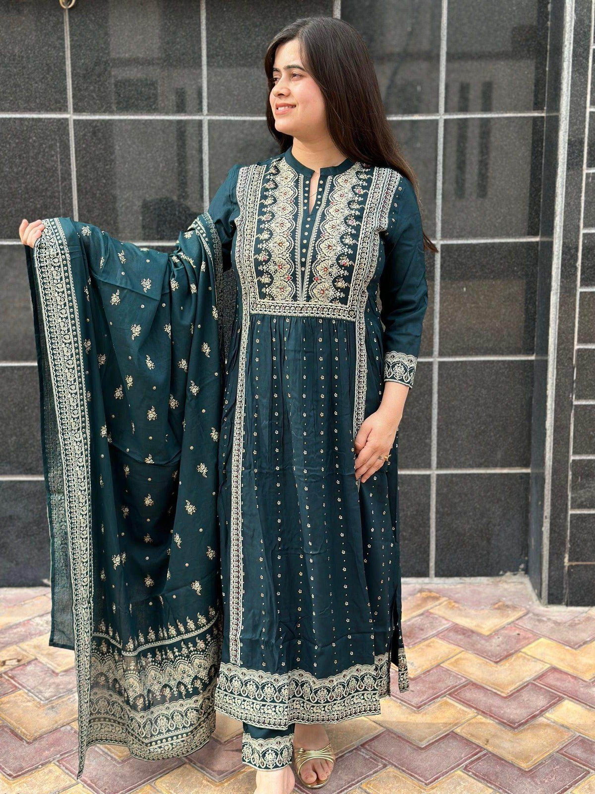 Naira Suit Set